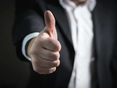 successful entrepreneur giving tips