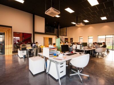 An example of an office space having the best color for office walls.